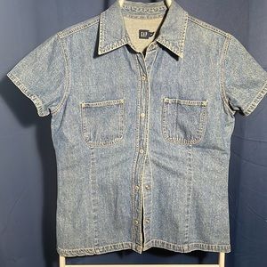Womens GAP jean button down shirt - size M
